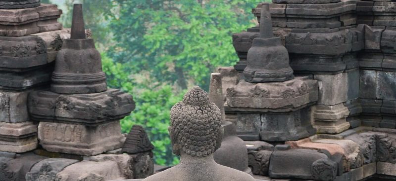 Die buddhistische Tempelanlage Borobudur stammt vermutlich aus dem 9. Jahrhundert, geriet aber in Vergessenheit und wurde erst 1814 wiederentdeckt.