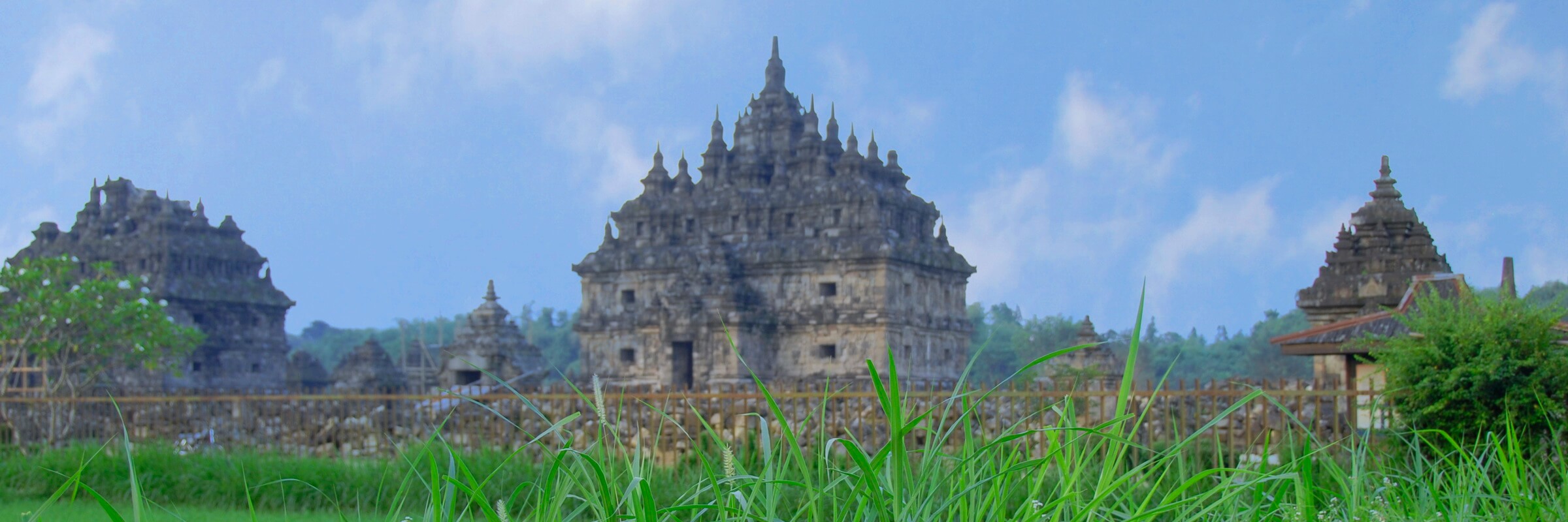 Der Tempelkomplex Candi Plaosan auf Java stammt aus dem 9. Jahrhundert und vereint hinduistische und buddhistische Elemente.
