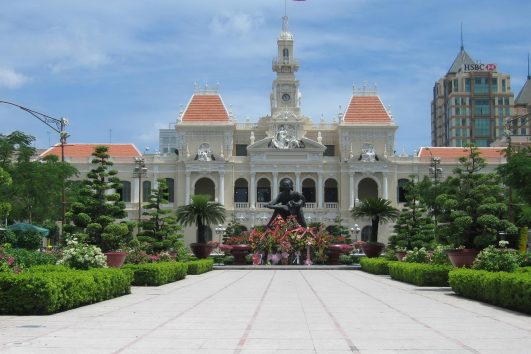Das frühere Rathaus von Saigon ist ein 1906 im französischen Kolonialstil errichteter Bau und stellt eines der beliebtesten Fotomotive der Stadt dar.