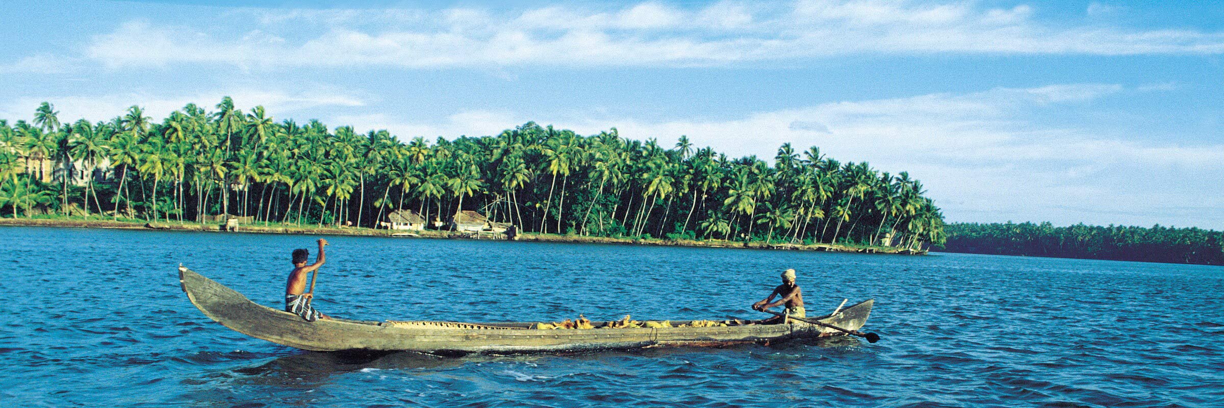 Das Lagunensystem der Backwaters in Kerala in Indien umfasst eine Fläche von 3200 Quadratkilometern.