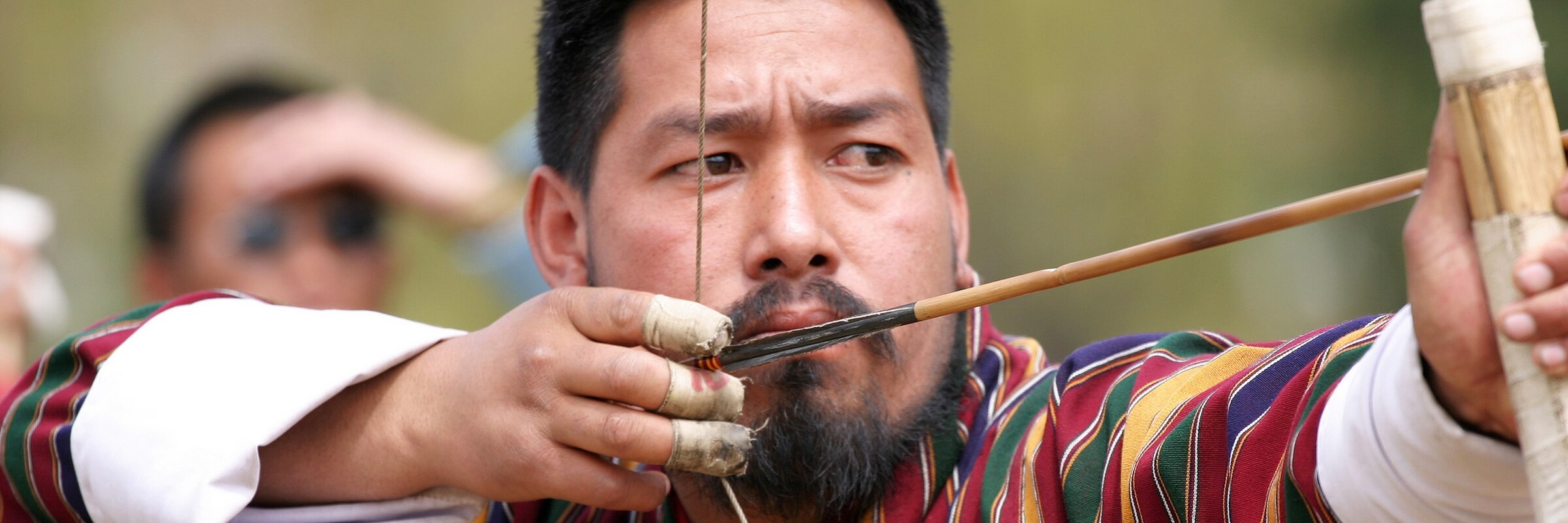 Bogenschießen ist der Nationalsport des Königreichs Bhutan – Wettkämpfe zwischen benachbarten Dörfern finden häufig statt