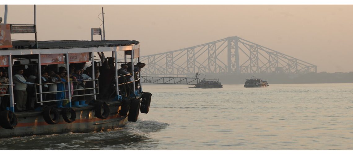 Flussfahrt in Kalkutta Ostindien