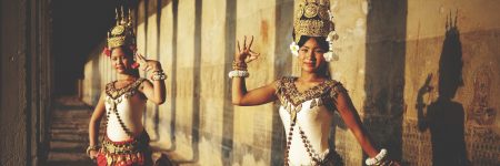 Die Tradition des höfischen Tanzes in Kambodscha wird oft auch Apsara-Tanz genannt und geht auf den Königshof in Angkor zurück.