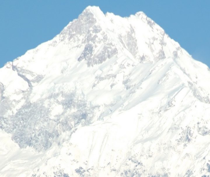 Der Kangchendzönga misst 8586 m und ist der dritthöchste Berg der Welt.