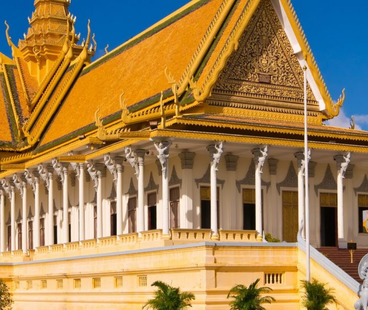 Der 1860 erbaute Königspalast von Phnom Penh ist für die Öffentlichkeit zugänglich und Sitz der kambodschanischen Königsfamilie, weshalb einige Bereiche geschlossen sind.