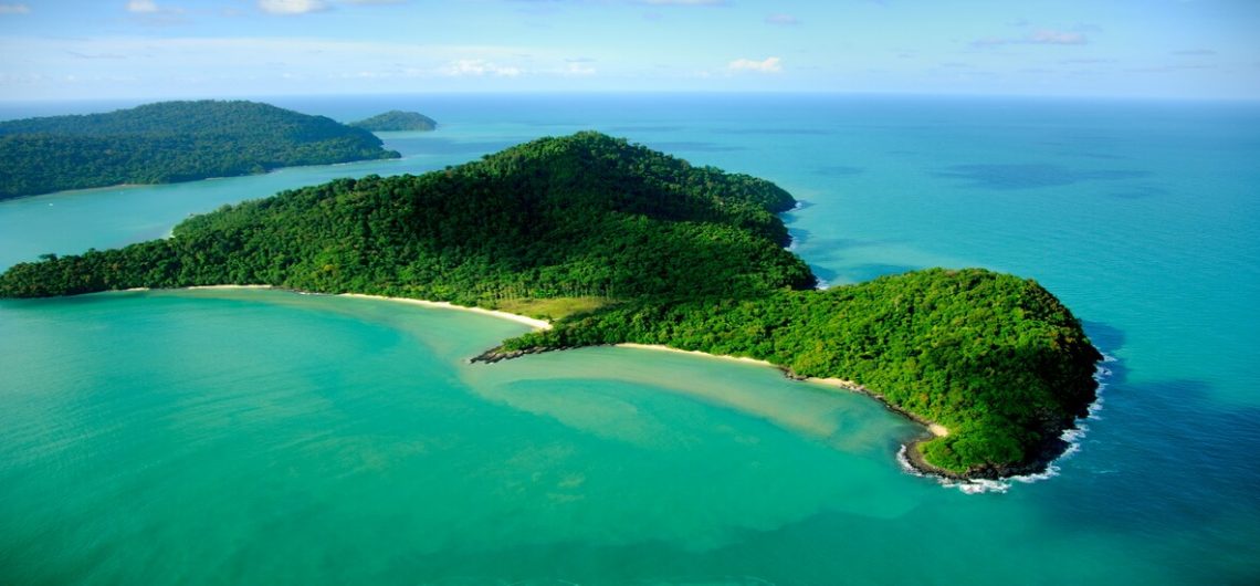 Blick auf Pulau Singa Besar und Pulau Beras Basah, zwei der knapp 100 malaysischen Inseln im Indischen Ozean.