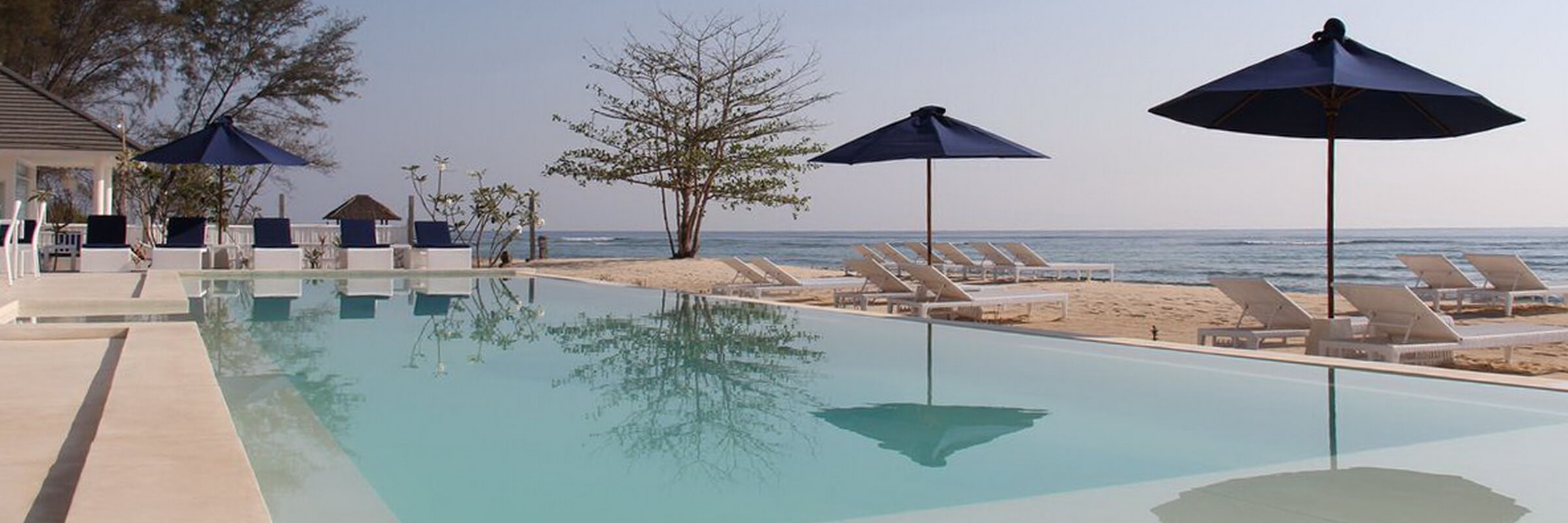 Der herrliche Swimmingpool im Seri Resort lädt zum entspannten Schwimmen und Sonnenbaden ein.