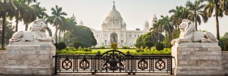 Das 1921 zu Ehren der Königin Victoria von Großbritannien erbaute Victoria Memorial ist das bedeutendste Monument der britischen Kolonialzeit und eines der Wahrzeichen von Kalkutta.