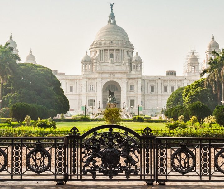 Das 1921 zu Ehren der Königin Victoria von Großbritannien erbaute Victoria Memorial ist das bedeutendste Monument der britischen Kolonialzeit und eines der Wahrzeichen von Kalkutta.