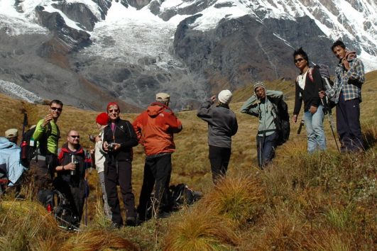 Bei einer Nepal Trekkingtour in der Annapurna-Region kann man spektakuläre Ausblicke auf die hohen Gipfel des Himalaya genießen. Tipp Trek zum Annapurna Base Camp