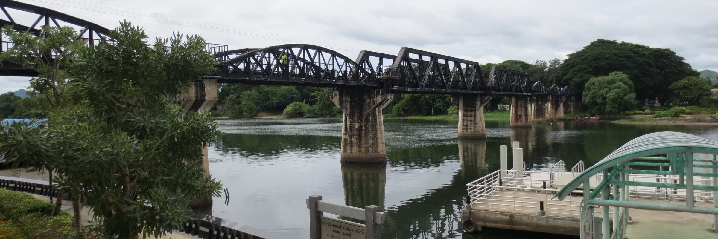 Die berühmte Brücke am Kwai wurde 1944 fertiggestellt und ist 320 m lang.