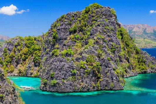 Die Insel Coron ist Teil ist von Palawan, das aus verschiedene Inseln und Inselgruppen besteht.