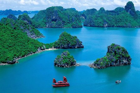 Die beeindruckende Halong Bucht wurde 1994 von der UNESCO zum Weltnaturerbe erklärt.