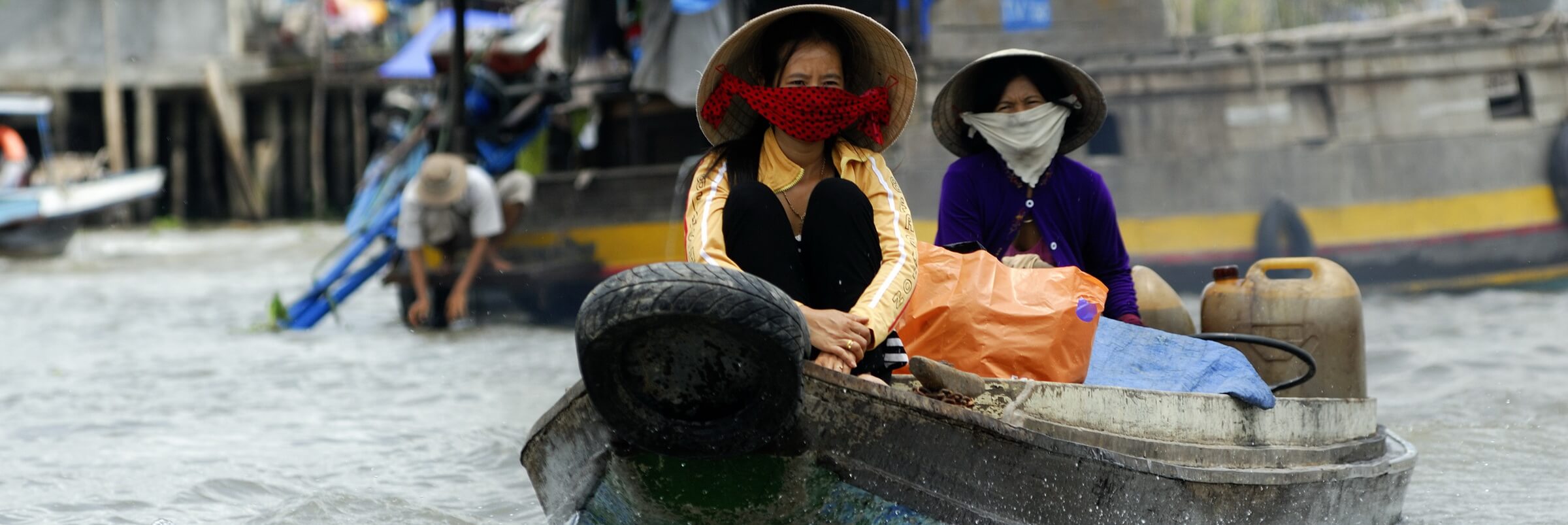 Die sogenannten schwimmenden Märkte sind Großmärkte des Mekong Deltas, auf denen Obst und Gemüse aus lokaler Produktion direkt vom Schiff aus verkauft werden.