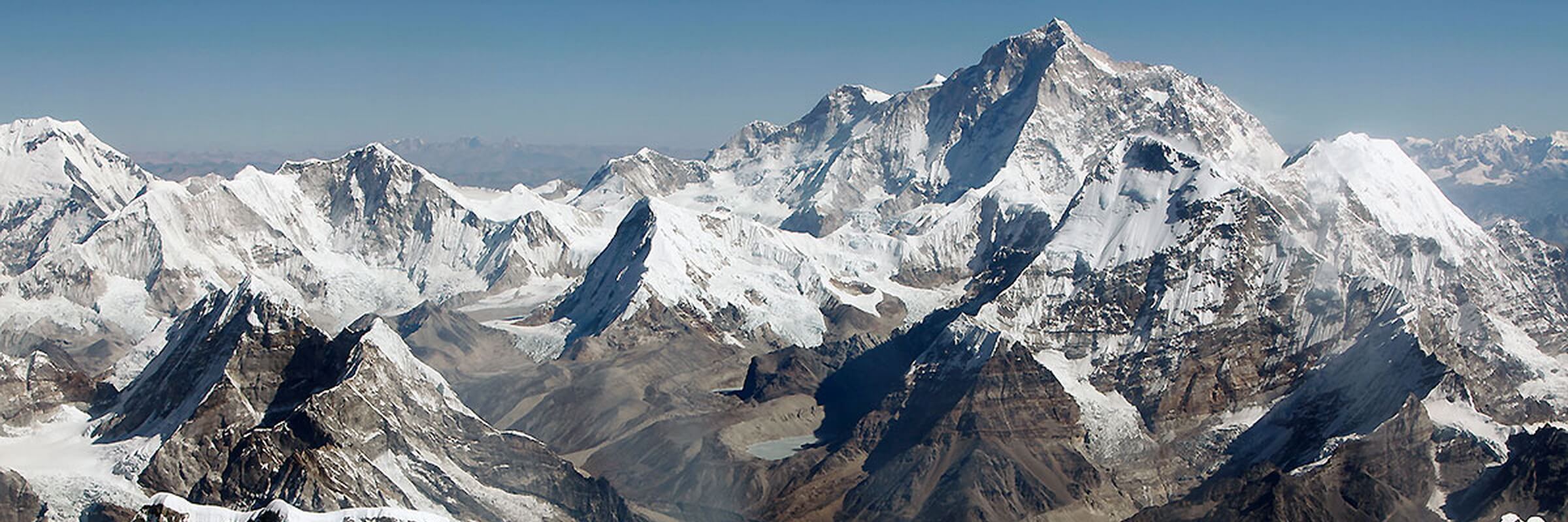 Nepal beheimatet die höchsten Berge der Welt und zieht mit seinen atemberaubenden Ansichten zahlreiche Besucher an.