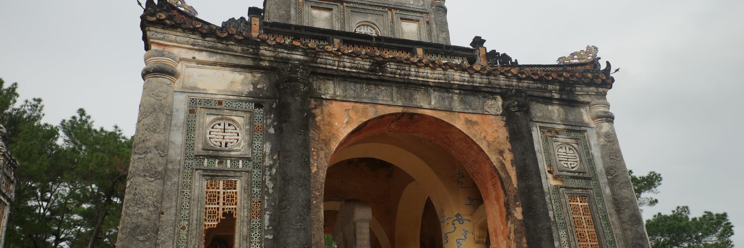 Das Grabstätte des Kaisers Tu Duc gilt als einer der architektonisch schönsten Komplexe unter den Grabmälern der Nguyen Dynastie.