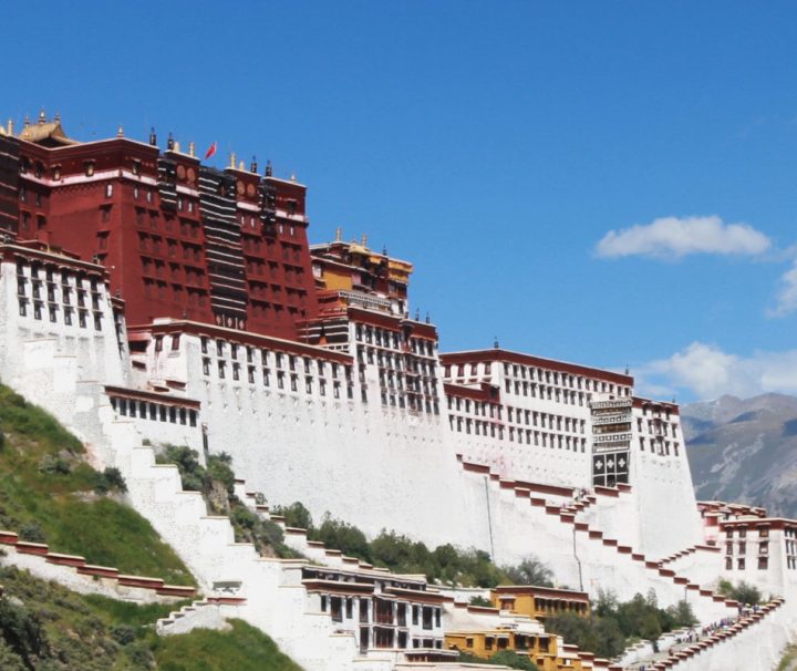 Der Potala Palast ist die ehemalige Residenz des Dalai Lama.