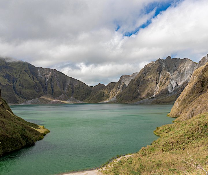 Der Pinatubo ist ein im Westen der Insel Luzon gelegener Vulkan auf den Philippinen und erreicht heute eine Höhe von 1.486 m.