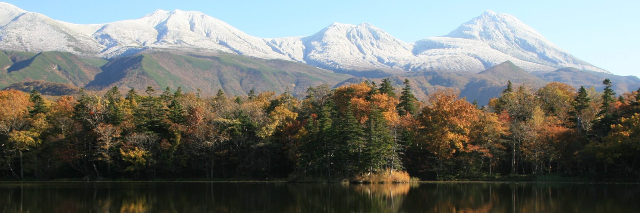 Hokkaido gilt mit seinen Tälern Küsten und Gebirgslandschaften als ein Urlaubsziel, dass das ganze Jahr bereist werden kann.