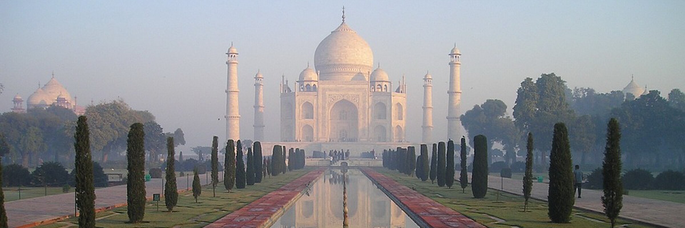 Das Taj Mahal in Agra in Nordindien gehört zu den Highlights einer Indien Reise.