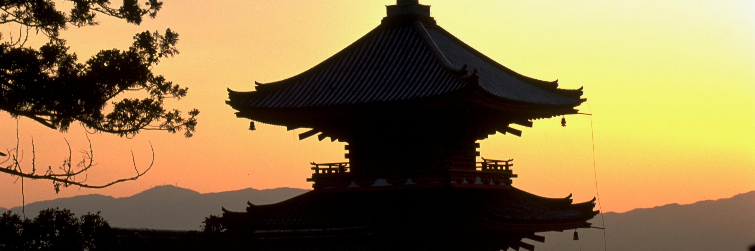 Ein buddhistischer Temple im Stadtteil Minami. Seit 1994 gehoert der Tempel, zusammen mit anderen Einrichtungen, zu den UNESCO-Weltkulturerbe.