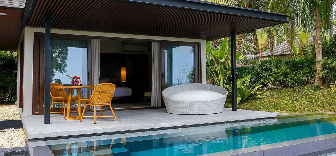 Die Aussenansicht der luxuriösen Villen im Amorita Resort Bohol mit eigenem Whirlpool