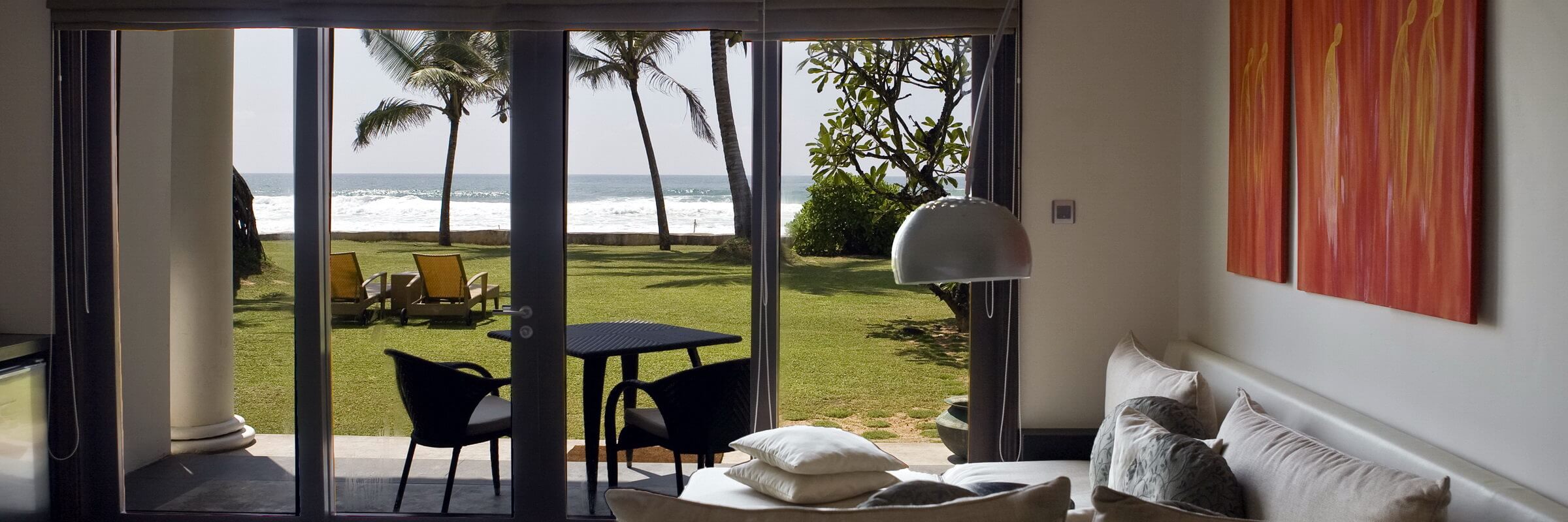 Innenansicht der Beach-Zimmer im The Fortress Die Innenansicht der luxuriösen Beach-Zimmer im The Fortress mit Meerblick.