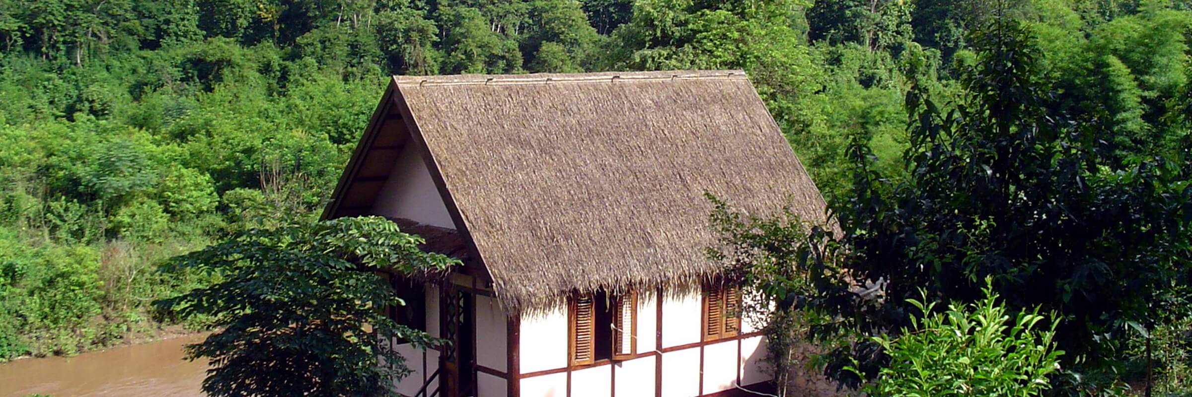 Die Aussenansicht der Bungalows im Lao Spirit Resort