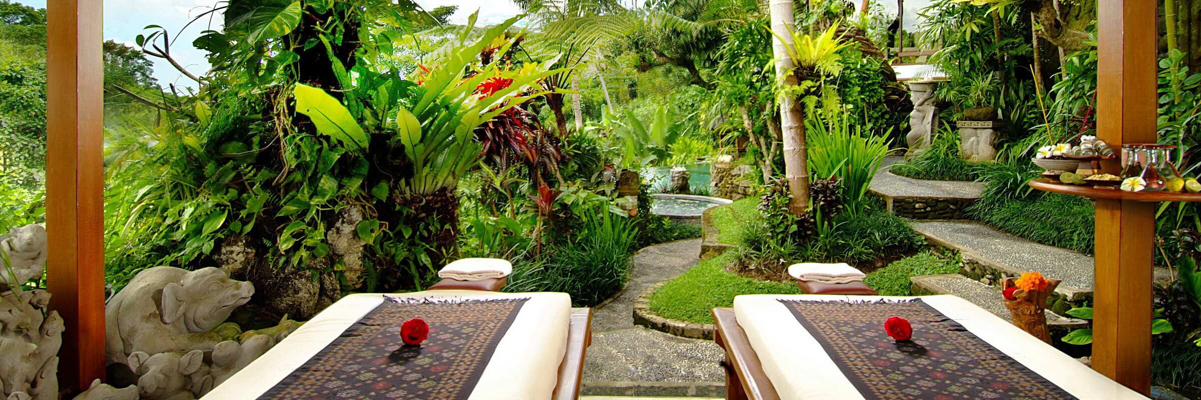 Das Pita Maha Resort & Spa in Ubud bietet insgesamt 24 Villen, die im Stil eines typischen Dorfes angelegt sind. Alle Villen sind sehr luxuriös und mit viel Liebe zum Detail eingerichtet.