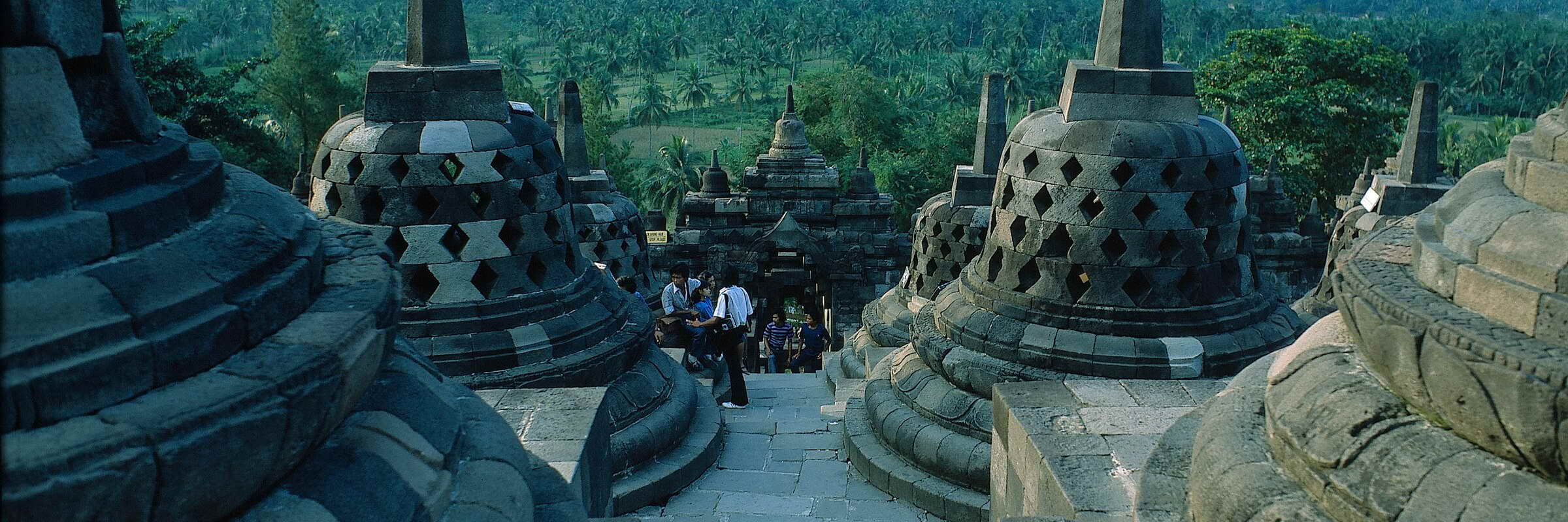 Die buddhistische Tempelanlage Borobudur stammt vermutlich aus dem 9. Jahrhundert und wurde erst 1814 wiederentdeckt.