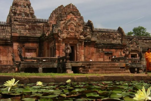 Die Tempelanlage Phanom Rung zählt zu den der beeindruckendsten Baudenkmälern der Khmer in Thailand.