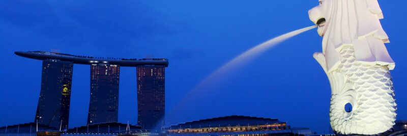 Der Merlion, eine Sagengestalt die eine Mischung aus Löwe und Fisch ist, ist der Schutzpatron von Singapur.