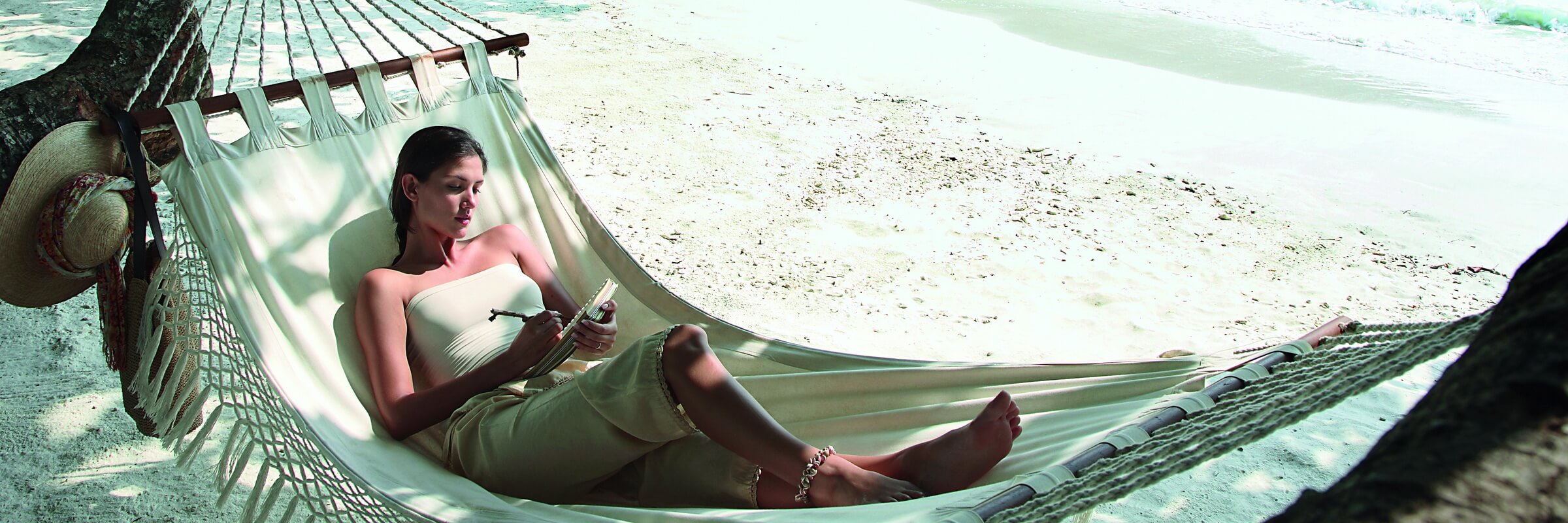 Der perlweiße Sandstrand am Pangkor Laut Resort ist bestens geeignet für alle Ruhesuchende.