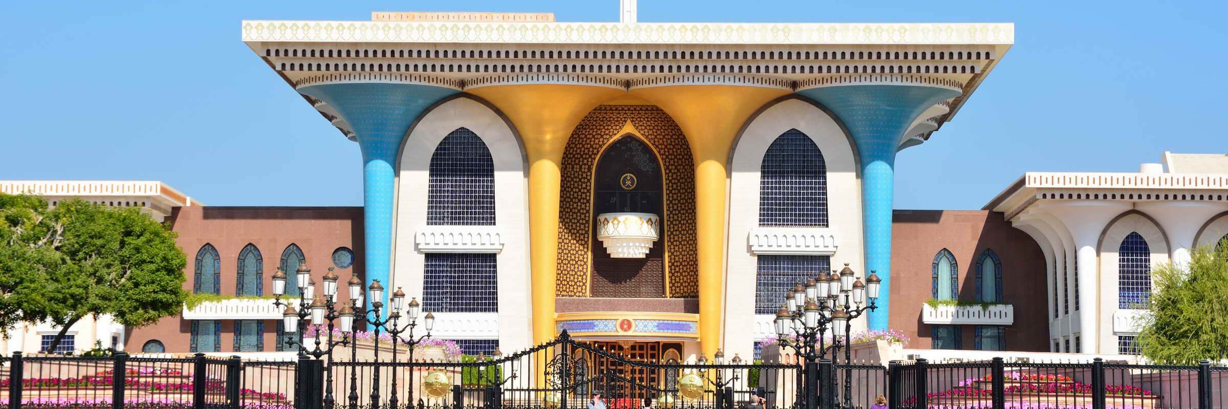 Der Al-Alam-Palast ist ein königlicher Palast in Muscat im Sultanat Oman und dient heute ausschließlich repräsentativen Zwecken.