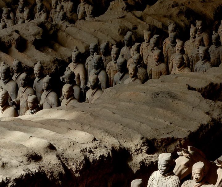 Die Soldaten aus Terrakotta in Xi’an, um den Kaiser nach dem Leben weiter zu beschützen, die Terrakotta Armee wurden zufällig entdeckt im Jahr 1974.