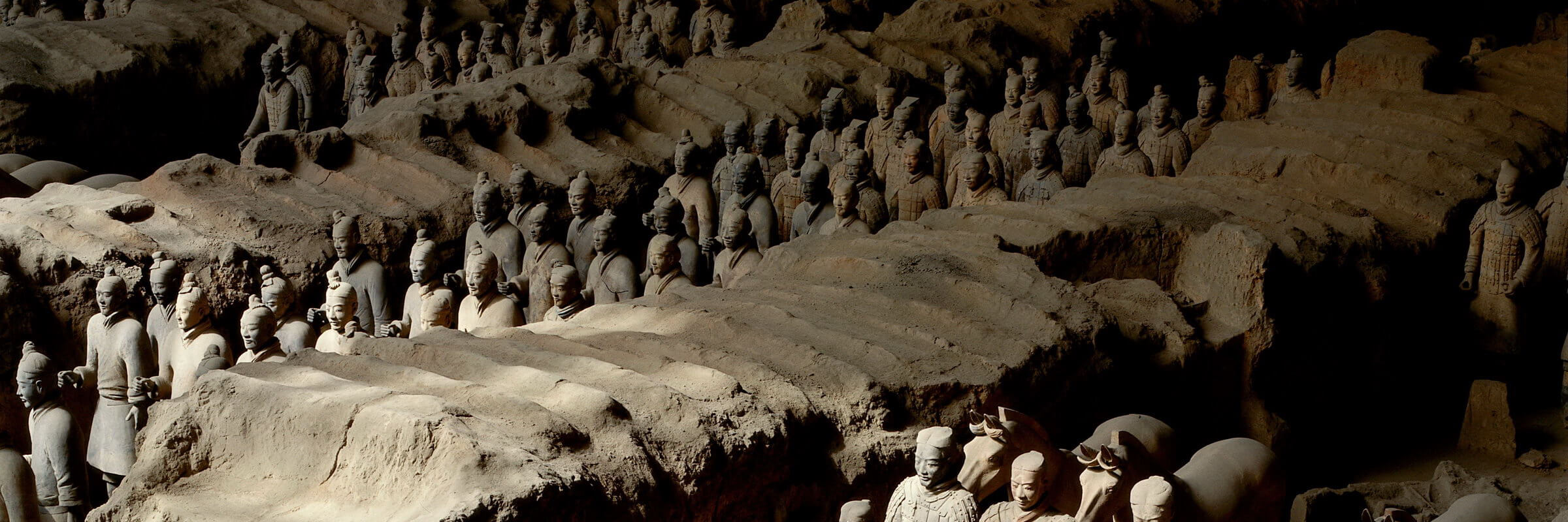 Die Soldaten aus Terrakotta in Xi’an, um den Kaiser nach dem Leben weiter zu beschützen, die Terrakotta Armee wurden zufällig entdeckt im Jahr 1974.