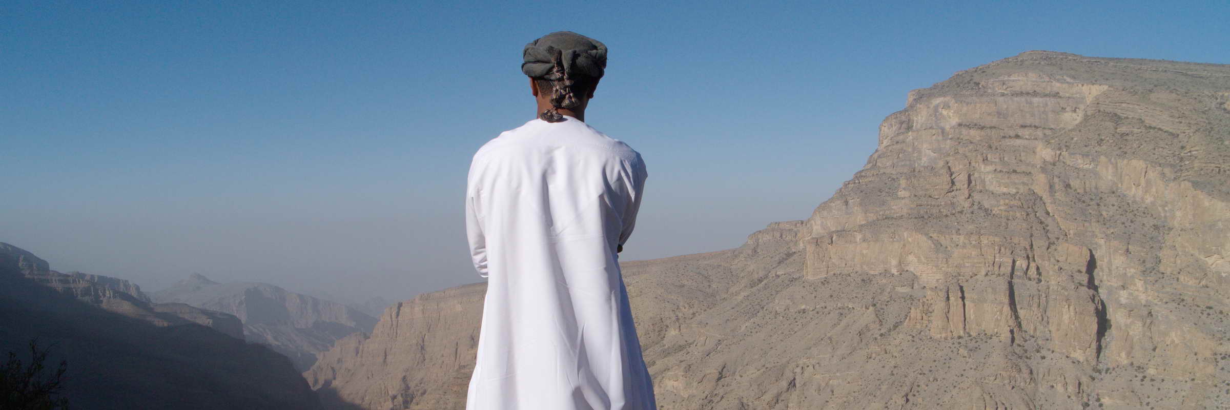 Einen beeindruckenden Blick im Gebirge des Omans erhalten Besucher bei jeder Tageszeit