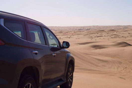 Mit dem 4x4 Auto durch die Wüste des Omans ist ein ganz besonderes Erlebnis.