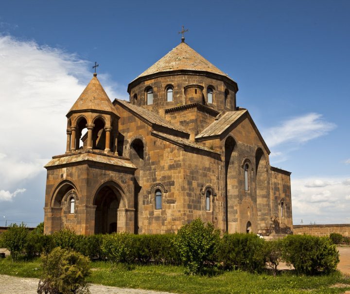 Die Sankt-Hripsime-Kirche in Armenien