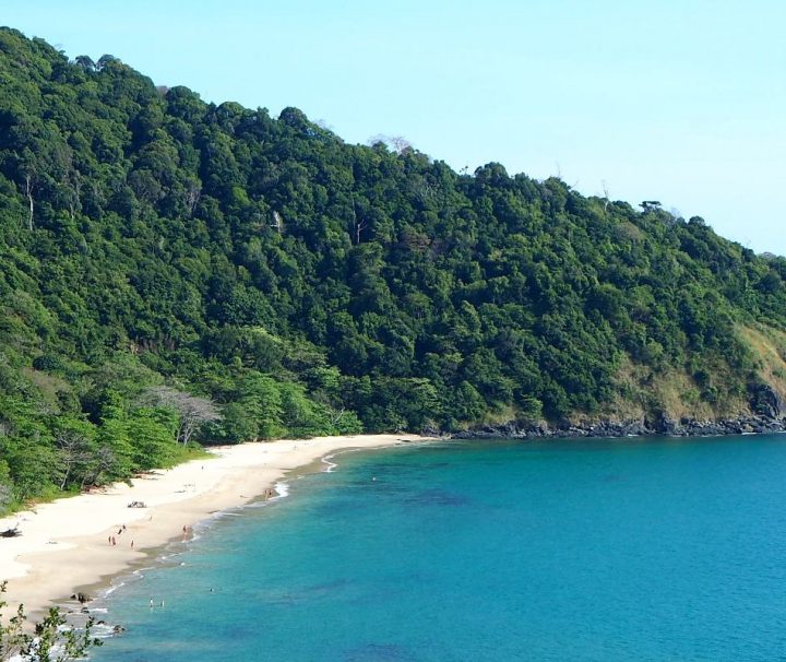 Im Südwesten Thailands gelegen teilt sich die Doppelinsel Koh Lanta in die Inseln Lanta Yai und Lanta Noi.