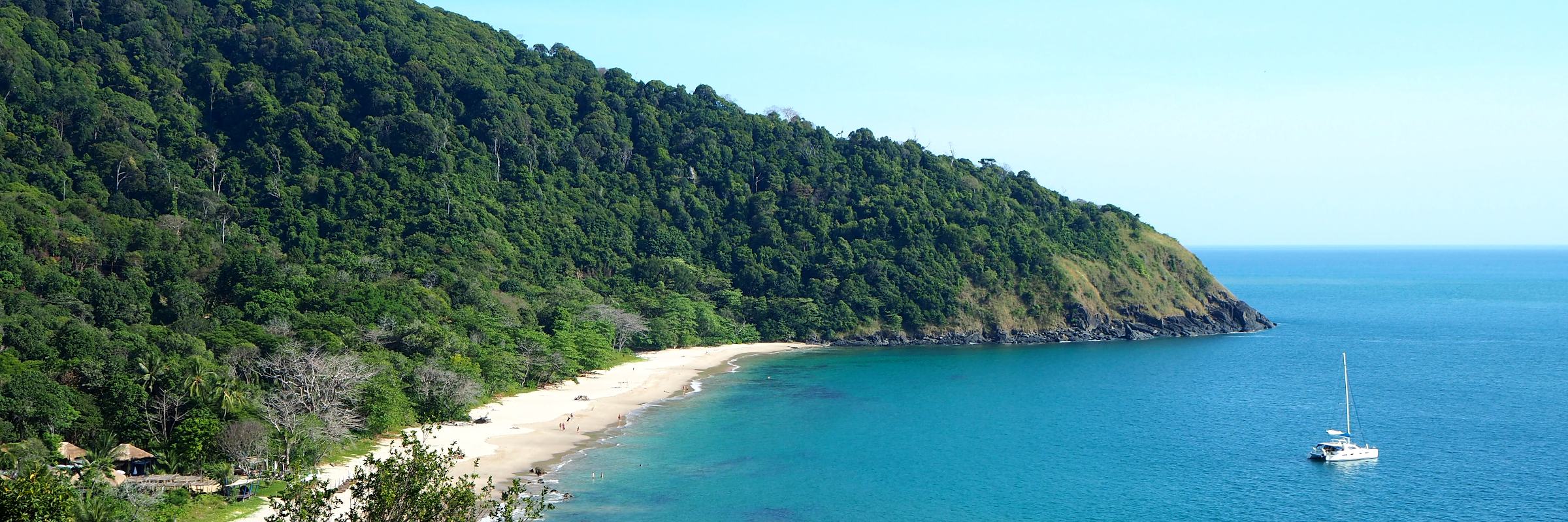Im Südwesten Thailands gelegen teilt sich die Doppelinsel Koh Lanta in die Inseln Lanta Yai und Lanta Noi.