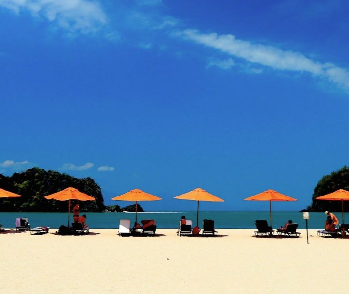 Die Inselgruppe Pulau Langkawi in der Andamanensee liegt in direkter Nähe der Grenze von Malaysia und Thailand.