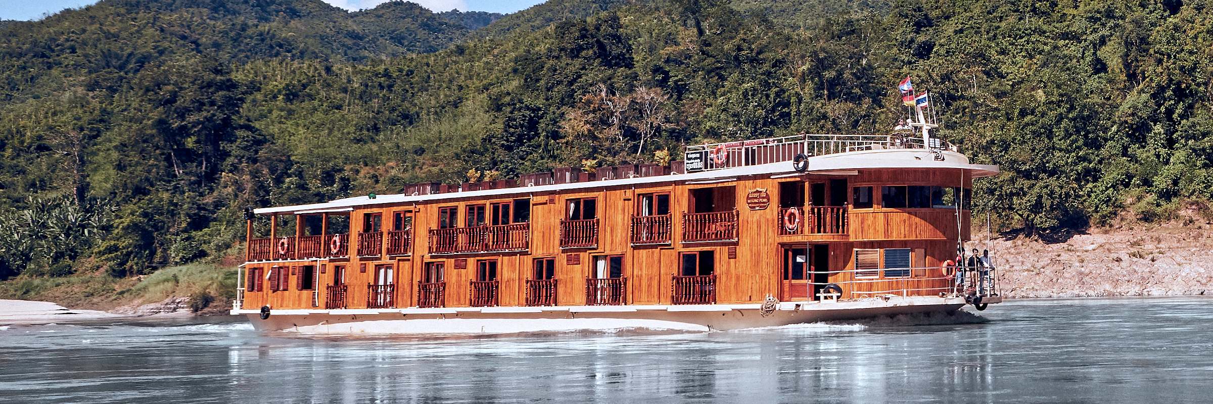 Die Mekong Pearl bietet 15 Kabinen auf zwei Decks, alle befinden sich in Außenlage, sind klimatisiert und mit privater Dusche und Toilette ausgestattet.