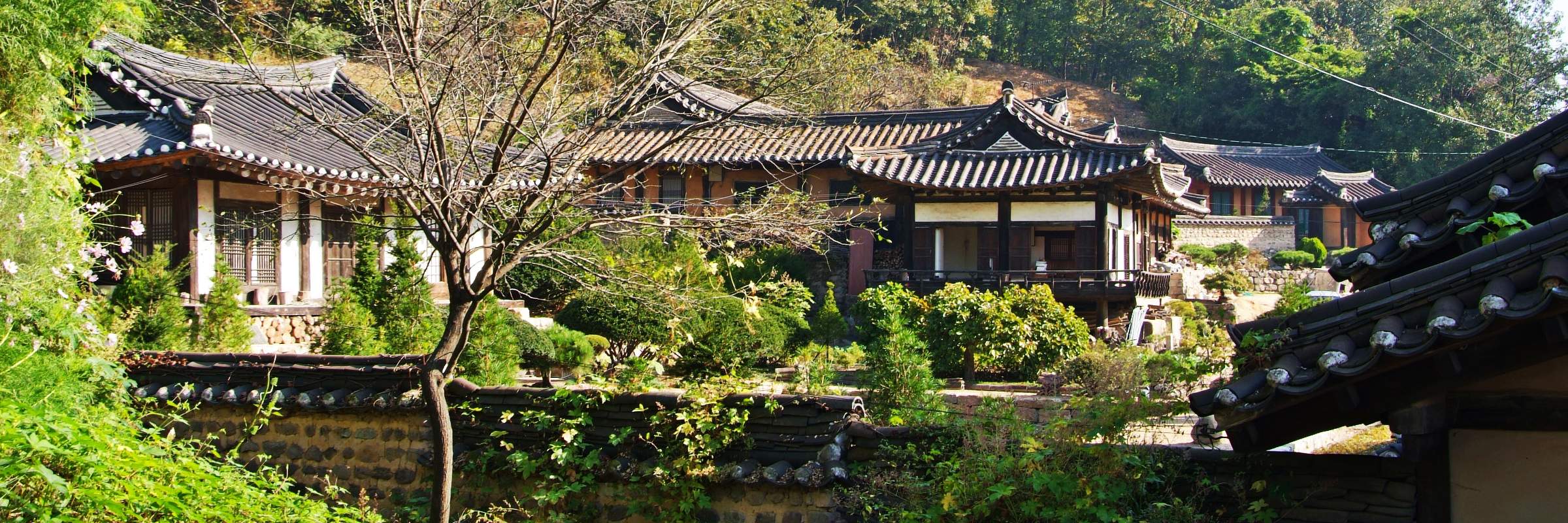 Die südkoreanische Stadt Andong ist bekannt für viele nahe gelegene historische Dörfer mit ihren traditionellen Yangban Häusern.