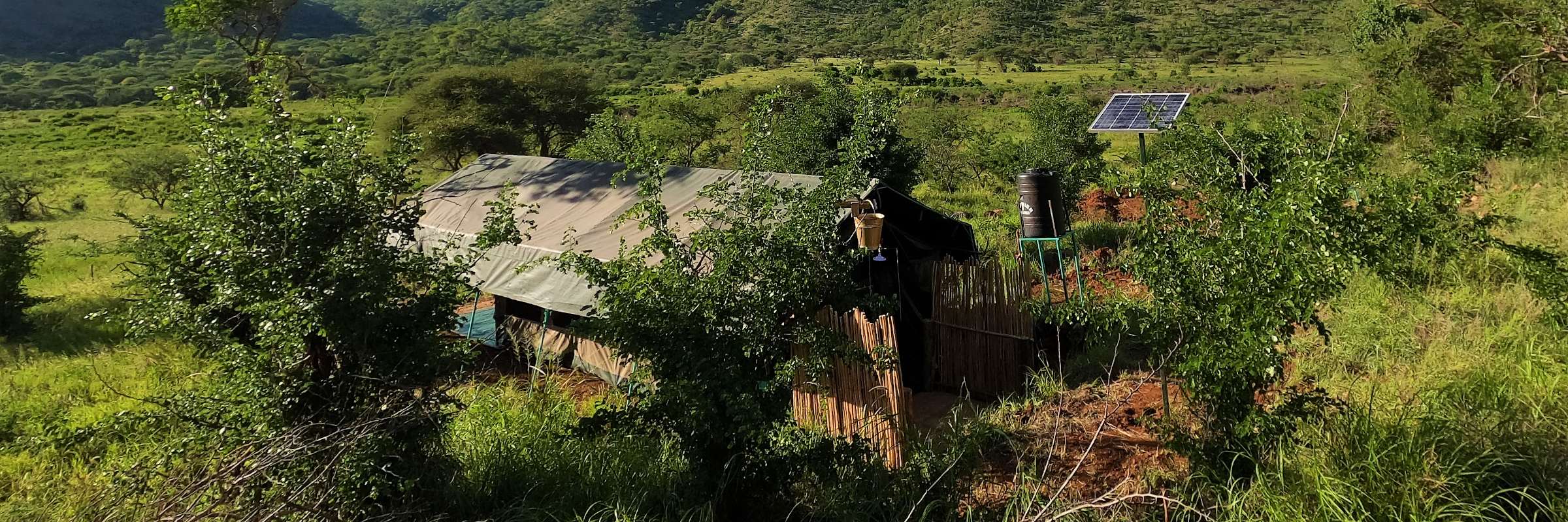 Das Mkomazi View Camp verfügt über sechs stilvoll eingerichtete und möblierte Safarizelte.