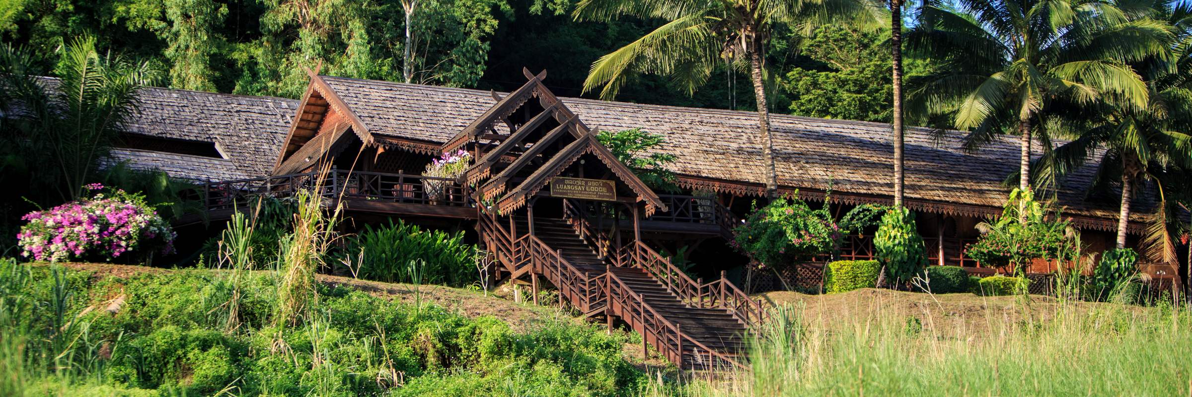 Die am Mekong gelegene Luang Say Lodge wurde so gestaltet, dass sie sich kunstvoll in die natürliche Landschaft einfügt.