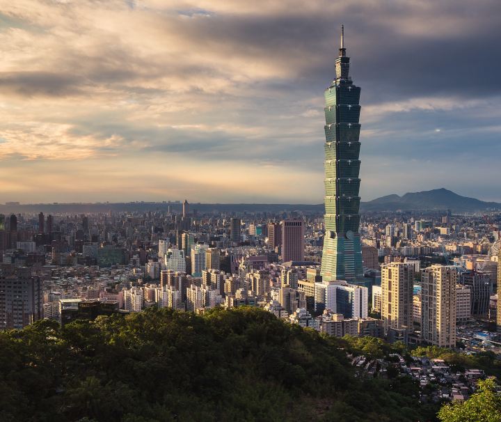Das auch Taipeh 101 genannte Taipei Financial Center ist mit einer Gesamthöhe von 508 m das höchste Gebäude in Taiwan.