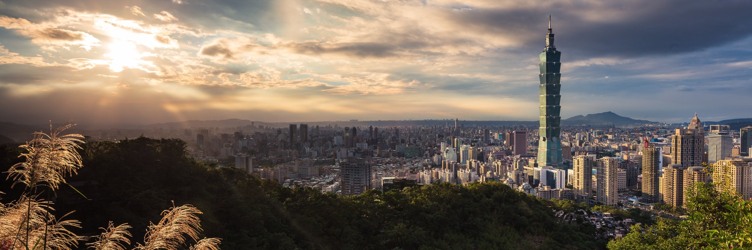 Das auch Taipeh 101 genannte Taipei Financial Center ist mit einer Gesamthöhe von 508 m das höchste Gebäude in Taiwan.