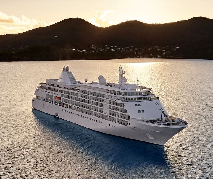 Das Luxuskreuzfahrtschiff „Silver Whisper“ bietet die Annehmlichkeiten eines großen Resorts, sowie den Charme eines stilvollen Boutique-Hotels.