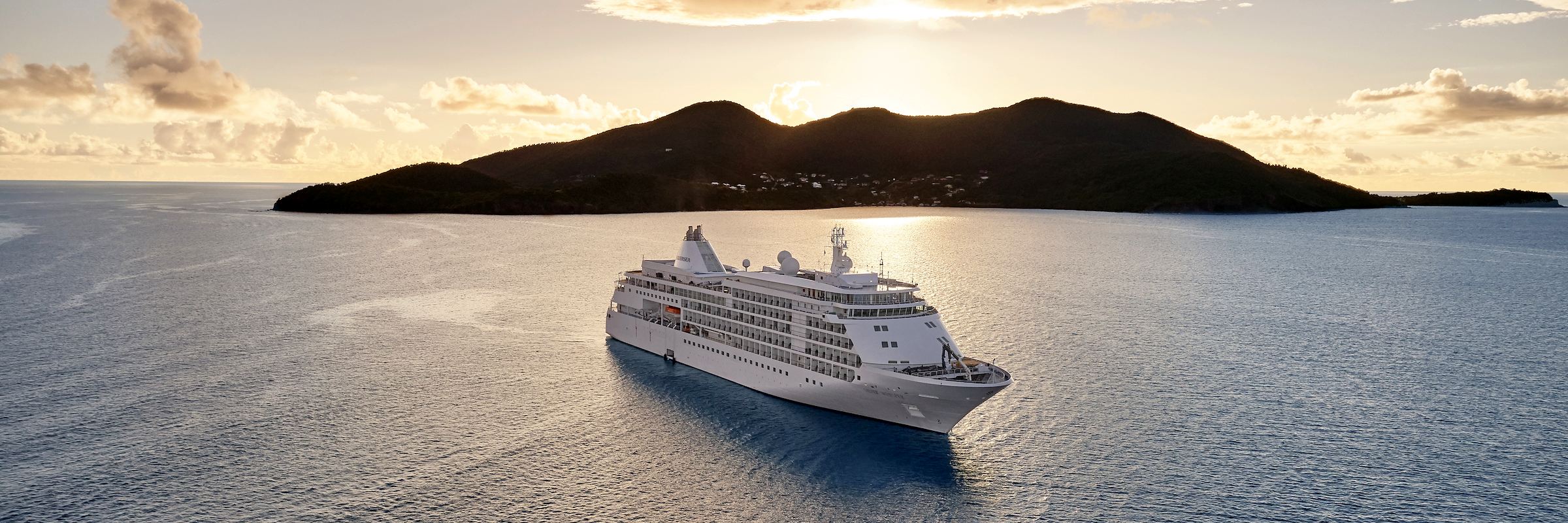 Das Luxuskreuzfahrtschiff „Silver Whisper“ bietet die Annehmlichkeiten eines großen Resorts, sowie den Charme eines stilvollen Boutique-Hotels.